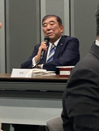 石破議員